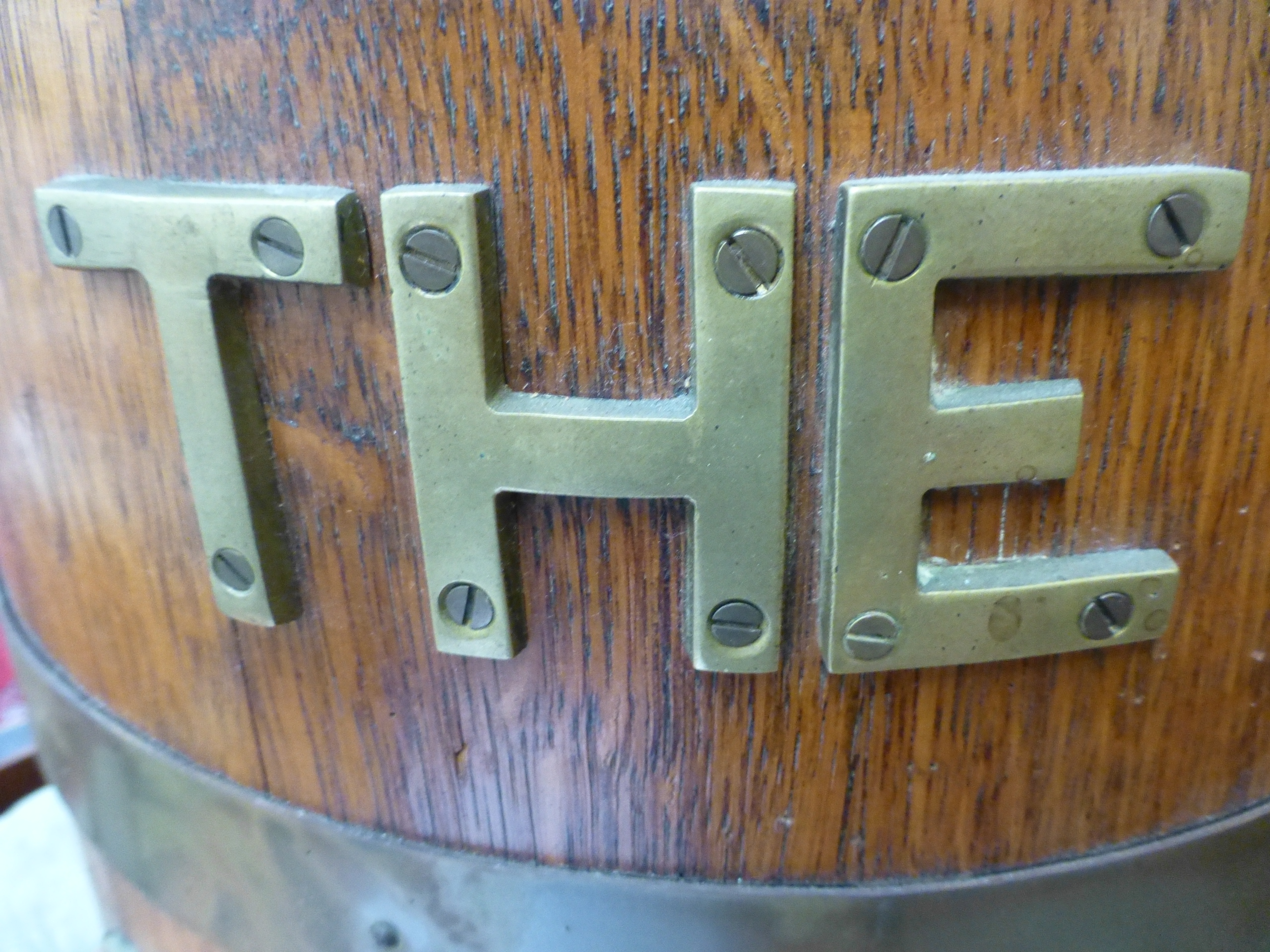 A ship's oak rum barrel of tapering form with applied brass inscription 'The Queen God Bless Her' - Image 7 of 9