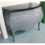 BOMBE COMMODE,