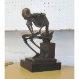 BRONZE, a skeleton 'The Thinker' on marble base, 24cm H.