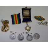 BOX CONTAINING SILVER SCHOOL MEDAL, VARIOUS BROOCHES ETC