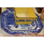LARGE BLUE AND WHITE WILLOW PATTERN ASHET, CAULDEN WARE YELLOW AND BLACK PLANTER