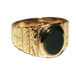 A gents 9 carat gold and bloodstone ring