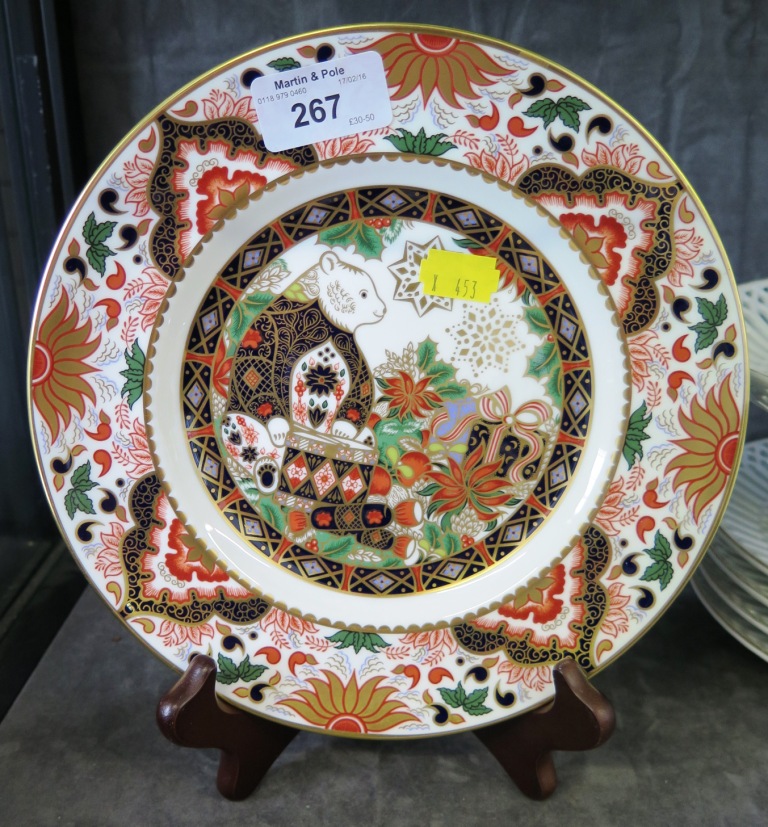 Royal Crown Derby Christmas plate, 2000 limited edition no. 1279/1750 Imari honey bear design