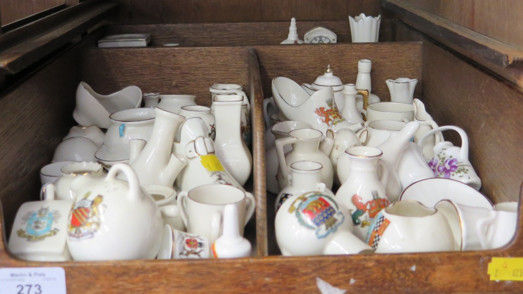 Various crested china, including Botoph china St Paul's Cathedral with City of London crest