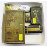 A small lot of collectables to include snuff box, miniature razor, domino cards, etc