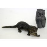 AN AUSTRIAN COLD PAINTED BRONZE SCULPTURE of an otter with a fish in its mouth, stamped 'Geschützt',