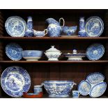 A MIXED LOT OF BLUE AND WHITE CHINA to include a; Copeland Spode tower pattern jug of baluster form;