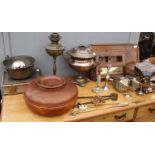 A GROUP OF VARIOUS ITEMS to include a Regency copper samovar, a brass jam pan, a brass oil lamp, a