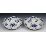 A PAIR OF 18TH CENTURY WORCESTER BLUE AND WHITE FRUIT BOWLS printed with the pine cone pattern,