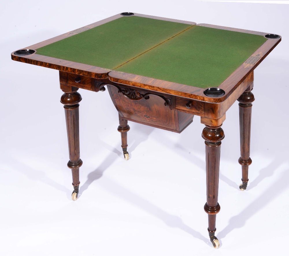 A VICTORIAN FIGURED WALNUT AND MARQUETRY INLAID GAMES TABLE, the fold over top with chess board - Bild 2 aus 2