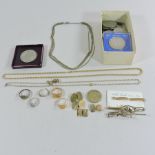 A collection of 9 carat gold jewellery to include cuff links and rings,