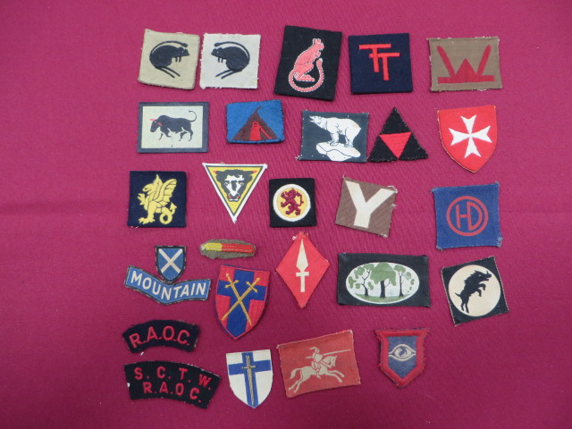 Selection of Formation Badges including 2 x 4th Armoured Brigade ... Embroidery 59th Inf Div ...