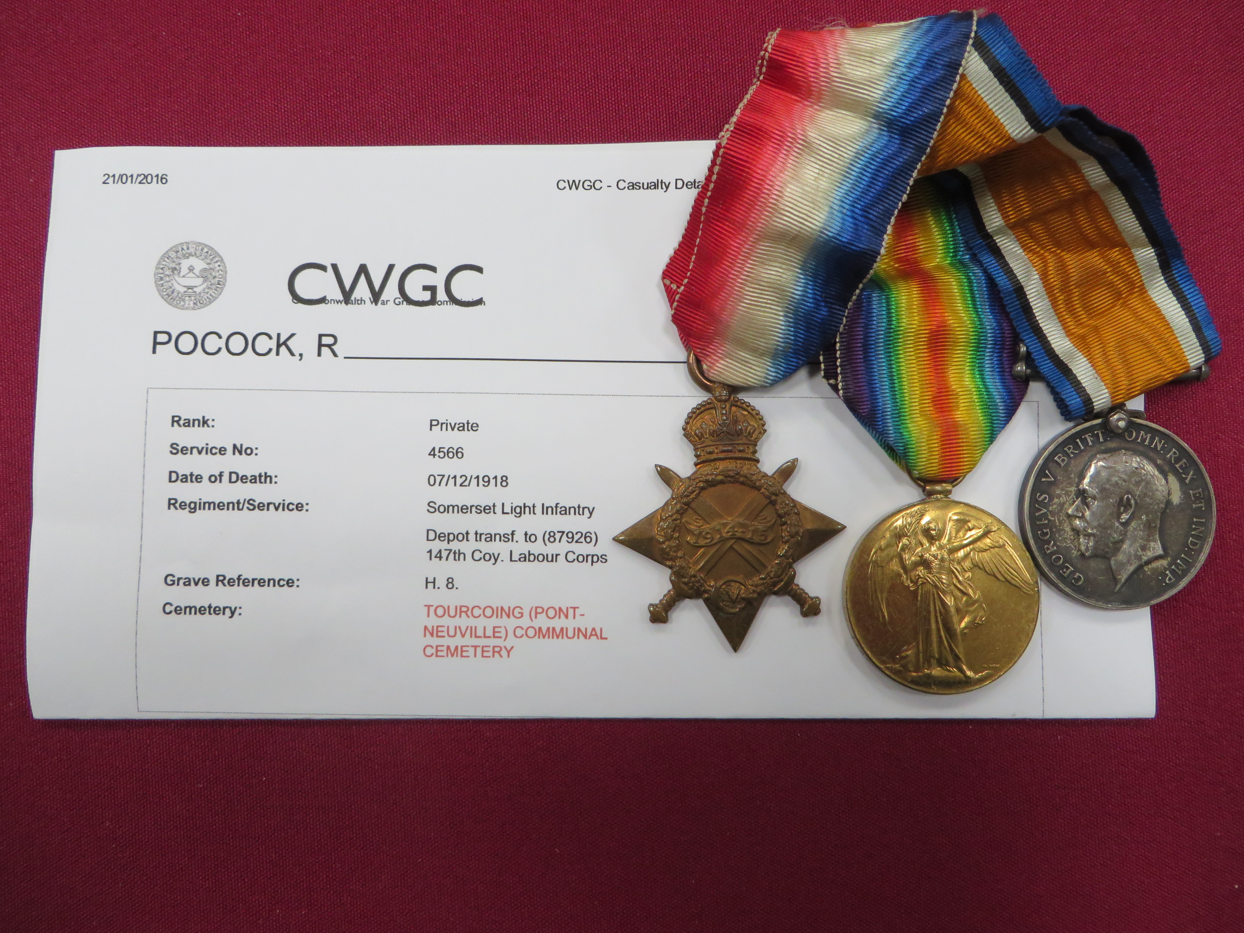 WW1 1915 Star trio Somerset Light Infantry Casualty Group 1914/15 Star, silver War medal, Victory