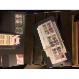 GREAT BRITAIN STAMPS : Accumulation of mint sets,