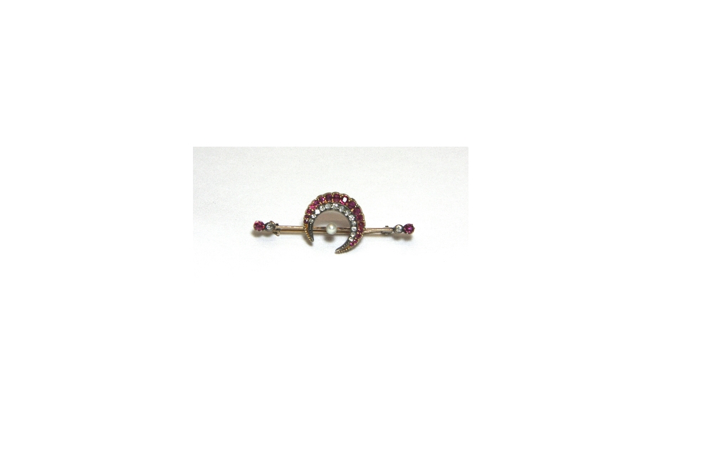 COLLECTION OF THREE GEM-SET BROOCHES comprising: a probably Indian aigrette with three circular- - Image 3 of 5