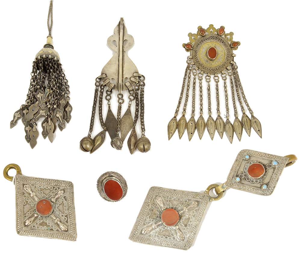 SIX ITEMS OF TURKMEN JEWELLERY, CENTRAL ASIA, 19TH CENTURY silver and silver gilt, inlaid with