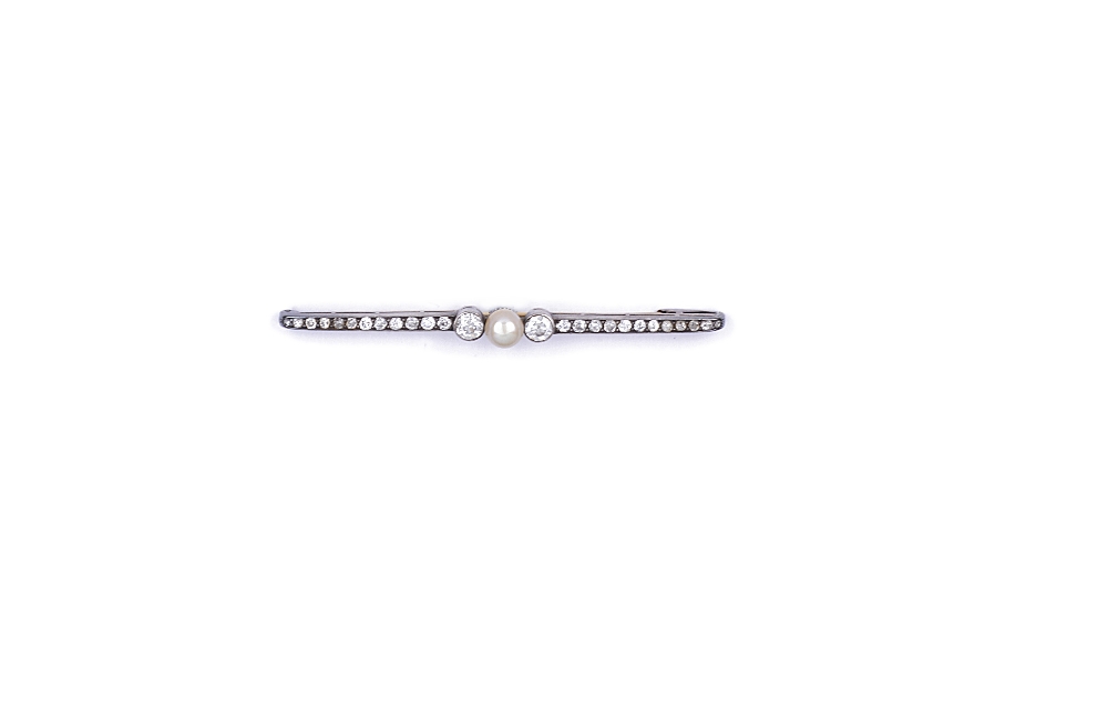 CULTURED PEARL AND DIAMOND BAR BROOCH, LATE 19TH CENTURY the cultured pearl set between two old-