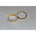 Two 9ct wedding bands. 3.8g