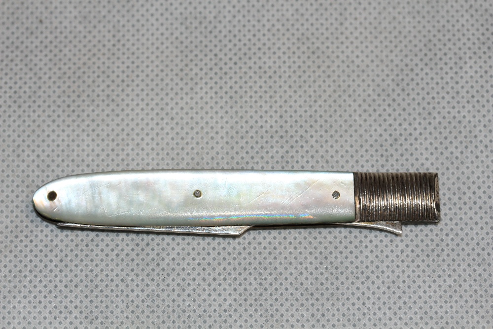 A Georgian silver and mother-of-pearl fruit fork - Image 2 of 2