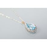 NINE CARAT GOLD AQUAMARINE SET PENDANT O