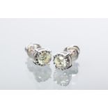 PAIR OF DIAMOND STUD EARRINGS