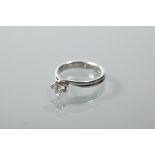 DIAMOND SOLITAIRE RING