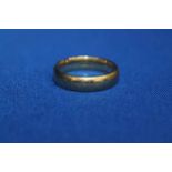 GENT'S 9CT GOLD WEDDING BAND
7.