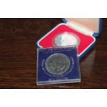 ROYAL MINT SILVER JUBILEE 1977 COMMEMORATIVE COIN
in case,