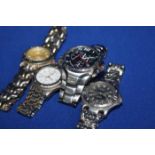 LOT OF WRIST WATCHES 
including a boxed example