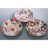 THREE EARLY 19TH CENTURY DERBY IMARI DISHES
circa 1806-1825,