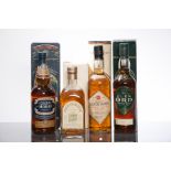 GLEN MORAY AGED 16 YEARS 
Single Speyside Malt Scotch Whisky, mellowed in wine barrels.