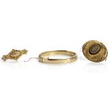 COLLECTION OF GOLD JEWELLERY comprising of a nine carat gold bangle,