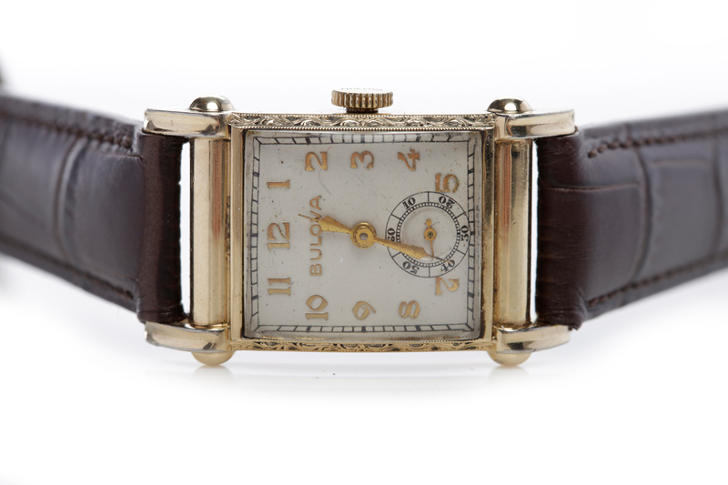 GENTLEMAN'S ART DECO STYLE BULOVA WRISTWATCH signed seventeen jewels calibre 8AD manual wind