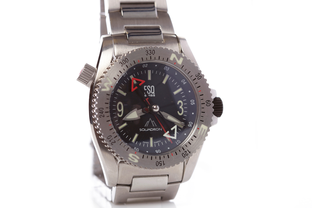 GENTLEMAN'S STAINLESS STEEL ESQ SQUADRON COMPASS WRISTWATCH reference ASL10 E5446, quartz movement,