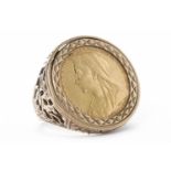 GOLD SOVEREIGN DATED 1899 in a nine carat gold ring mount,