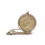 GOLD SOVEREIGN DATED 1893 in a nine carat gold pendant mount, on an unmarked chain, 9.