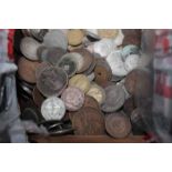 LOT OF INTERNATIONAL COINS AND BANKNOTES