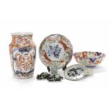 EARLY 20TH CENTURY JAPANESE IMARI VASE AND BOWL the vase 24cm high,