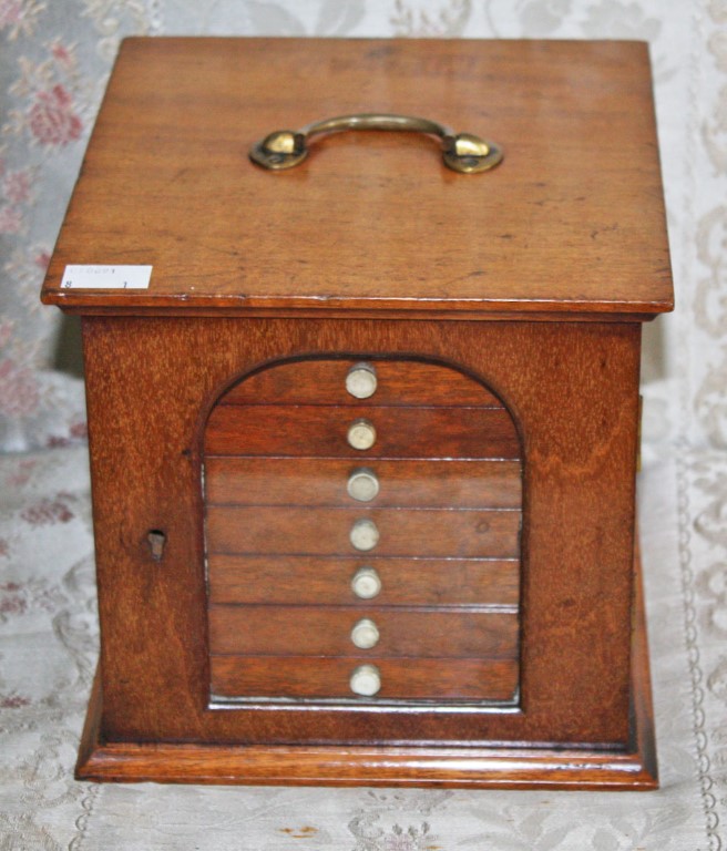 AN UNUSUAL SMALL 19TH CENTURY TABLE TOP COLLECTORS' CABINET, for medals and coins,