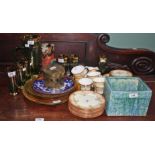 A TWENTY SEVEN PIECE PART PARAGON CHINA TEA SERVICE,