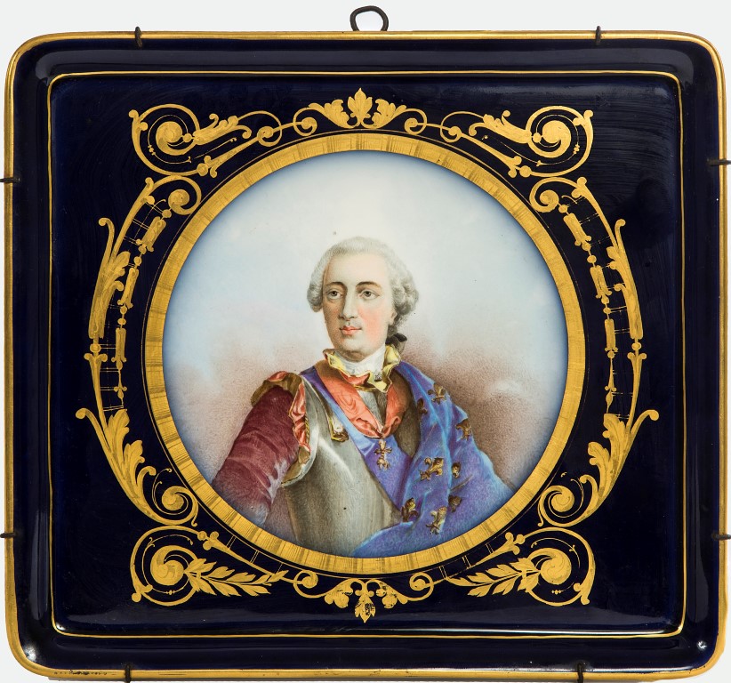 AN ATTRACTIVE SEVRES STYLE BLUE GROUND PORCELAIN CABINET PLATE OR WALL PLAQUE,