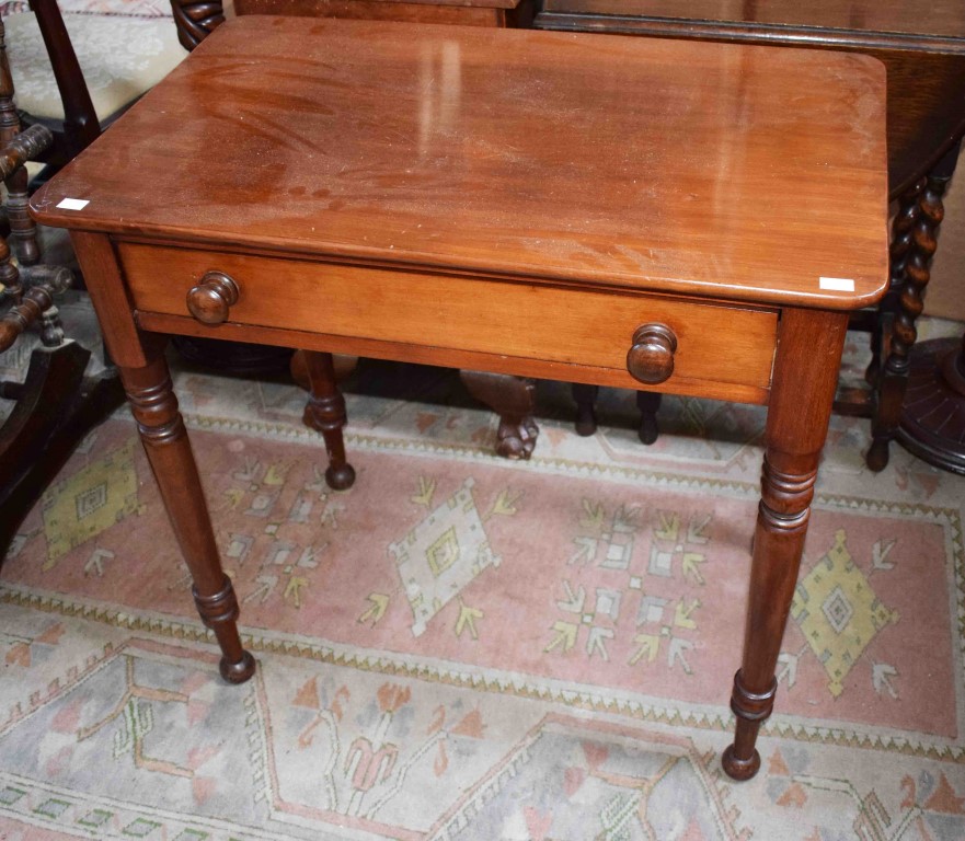 A VICTORIAN MAHOGANY SIDE TABLE, with frieze drawer on turned legs, 31" (78cm).