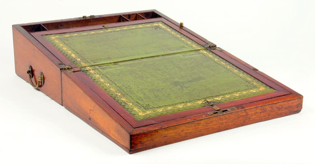 A VICTORIAN MAHOGANY WRITING BOX WITH FITTED INTERIOR - Image 2 of 2