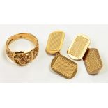 A PAIR OF 9CT GOLD CUFFLINKS, CHESTER 1935 AND A 9CT GOLD BUCKLE RING, 9.9G