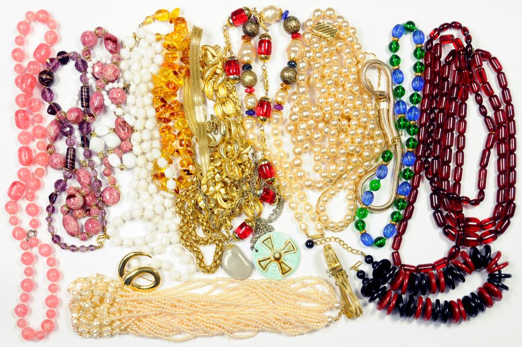 MISCELLANEOUS COSTUME JEWELLERY