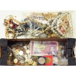 MISCELLANEOUS UNITED KINGDOM AND FOREIGN COINS, BANKNOTES AND A QUANTITY OF COSTUME JEWELLERY