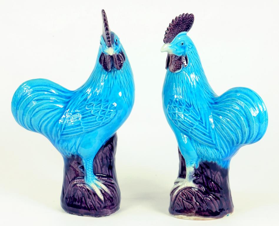 A PAIR OF CHINESE KINGFISHER BLUE AND AUBERGINE GLAZED PORCELAIN MODELS OF COCKERELS, 20TH CENTURY