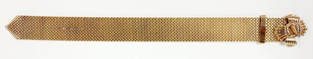 A GOLD STRAP BRACELET AND CLASP, MARKS RUBBED, MID 20TH C, 62G