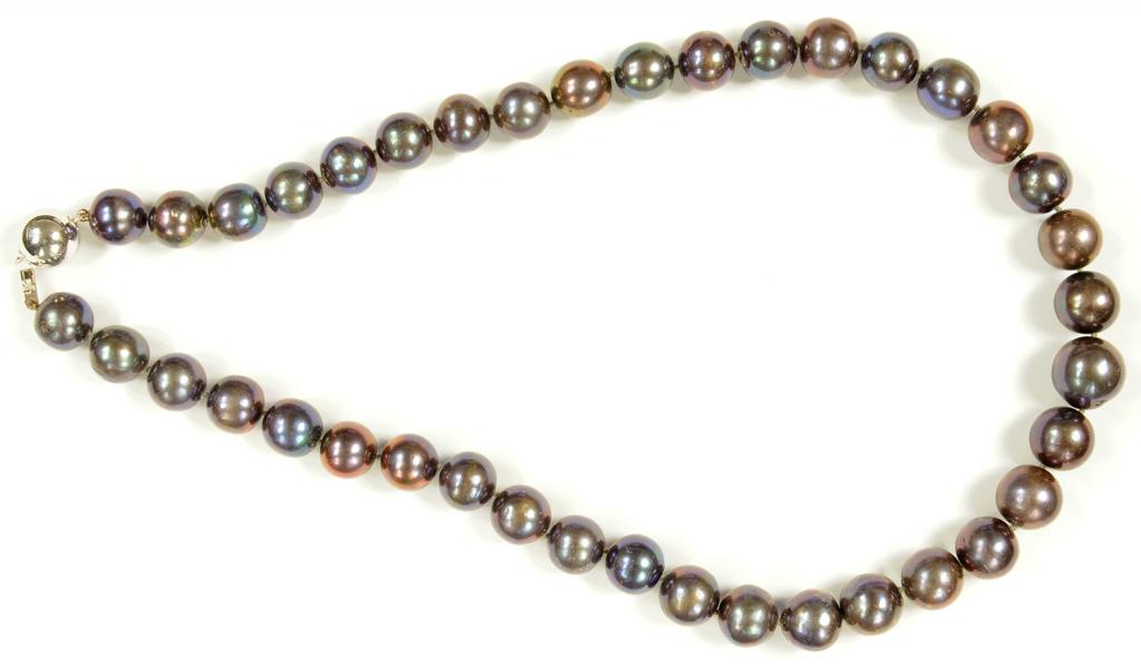 A BLACK CULTURED PEARL NECKLACE WITH 11.5-14MM CULTURED PEARLS AND WHITE GOLD CLASP, MARKED ON