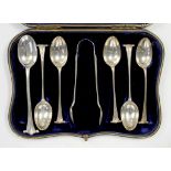 A SET OF FIVE VICTORIAN SILVER COFFEE SPOONS, ONSLOW PATTERN, LONDON 1899 AND A PAIR OF CONTEMPORARY